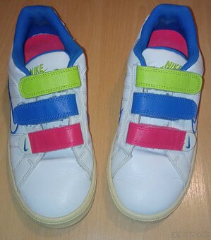 Nike farebné tenisky 37/5 - 2