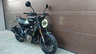 Husqvarna svartpilen 401, 1 majiteľ 8 tkm - 2