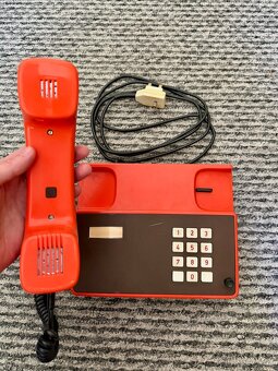 Plastový retro telefón Tesla Stropkov Es 4620 - 2