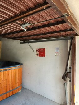 Predám garážovú bránu s elektrickým pohonom - 2