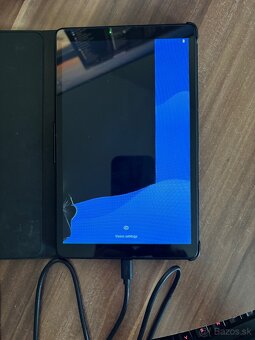Lenovo TAB M8 poškodený display - 2