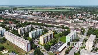3i byt Nové Zámky, 67 m2, balkón, blízko stanice - 2