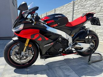 Aprilia RSV4 - 2