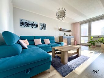 REKONŠTRUOVANÝ VEĽKÝ 3 IZB. BYT S DVOMI BALKÓNMI, 84M2, ROBO - 2