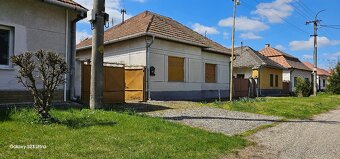 V obci Malé Kosihy päťizbový rodinný dom je na predaj. - 2