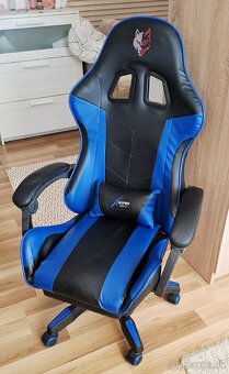 Ponukame na predaj dve stoličky. - 2