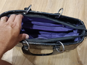 ŠTÝLOVÁ kabelka čierna, do ruky, zips, málo nosená - 2