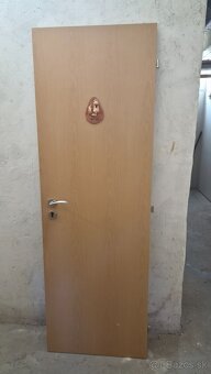 Predam dvere 4ks a dvierka - 2