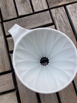 Predám Cafec Arita Ware Flower dripper 4 - 2