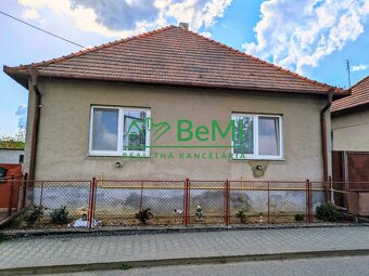 REZERVOVANÉ - Predaj, rodinný dom s veľkým pozemkom - Velčic - 2