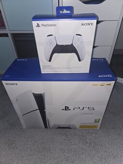 PlayStation 5 +2 ks DualSense Wireless Controller
- 2