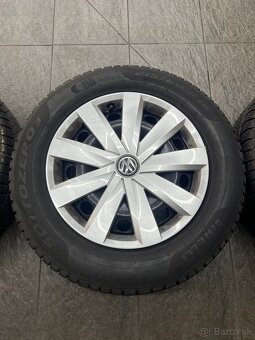 Predam zimnu sadu s plechovymi diskami a rozmerom 215/60 R16 - 2