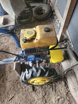 Predám malotraktor AGZAT s motorom JM4-002 – 3,5 kW - 2