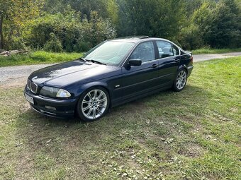BMW 330i sedan manuál - 2