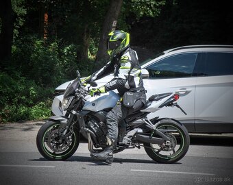 Yamaha FZ1 - 2