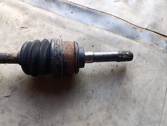 Suzuki vitara 1.6 práva poloos - 2