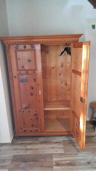 Skriňa z masívu - 2