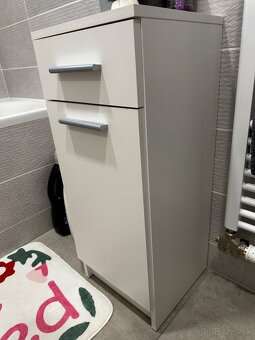 Kúpeľňová skrinka - 2