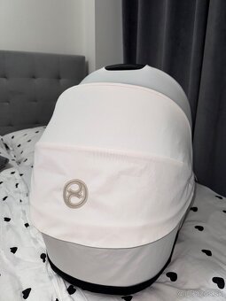 Cybex Priam 4.0 Lux Carry Cot Off White Platinum - 2