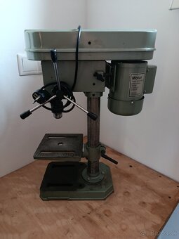 Predám stolnú vŕtačku Z4113 - 2