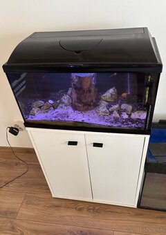 Akvarium so skrinkou - 2