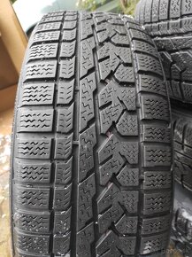 235/60R18 - 2