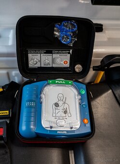 AED Philips HeardStart HS1 - 2