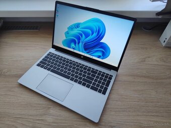 HP 250 G10 15.6 FHD N100 4GB/128GB,W11,,zaruka,obal - 2