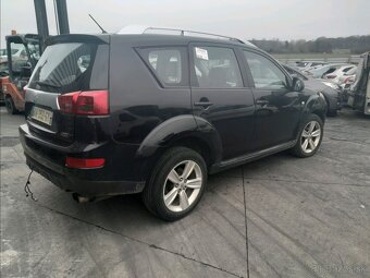 Predám peugeot 4007 na nahradne diely motor 4HN - 2