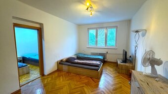 Priestranný 3-izbový byt po rekonštrukcii na Polnej ulici v - 2