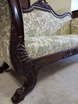 Staroẓ̌itná pohovka (sedač̣ka) - 2