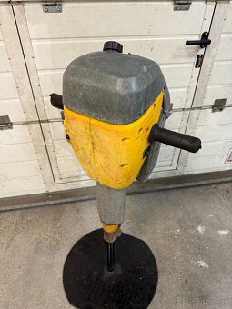 Benzínové búracie kladivo Wacker Neuson BH55 - 2