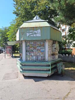 Darujem predajný multifunkčný stánok - 2