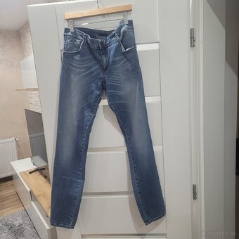 Dámske jeansy Sisley. - 2