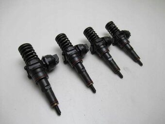 Trysky vstrekovac 1.9tdi 77kw bxe bkc bjbbbru 038130073ag - 2