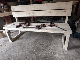 Záhradná lavica - 2