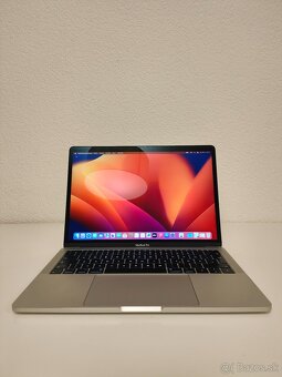 MacBook Pro 2017 | i5 • 16GB • 256GB SSD - 2