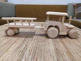 drevený traktor - 2