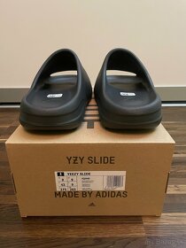 Adidas Yeezy Slide Onyx 43 - 2