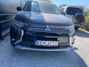 Outlander 2,0 Mivec Intense CVT 4WD 100rokov - 2
