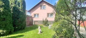 Predaj: Rodinný dom s dvojgarážou v pokojnej časti Rajca ( - 2