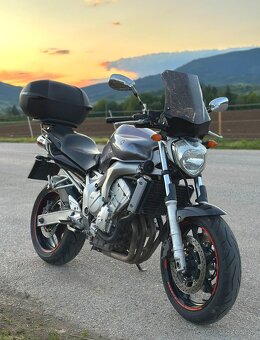 Yamaha FZ6 Fazer - 2