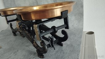 Staré dvoumiskové váhy MERCUR po renovaci. Čtete popis - 2