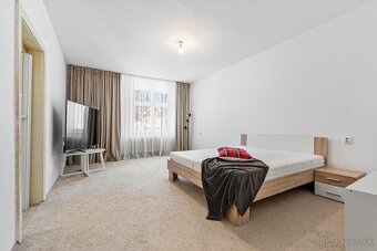 Prenajmem 2-izbový byt – Palisády, Staré Mesto s parkovaním - 2
