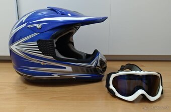 Modrosivá motorkárska prilba / helma s okuliarmi - 2