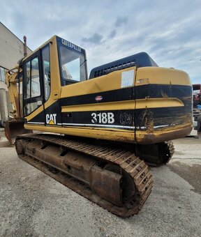 Caterpillar 318B LN pásový bager - 2