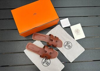 Hermes slapky full box. - 2