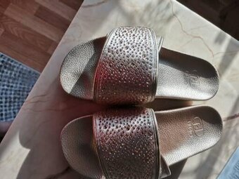 Nové v krabici vsuvky č 39 Liu Jo - 2