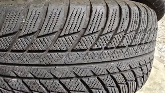 Zimne pneu Bridgestone 225/55 r17 RFT - 2