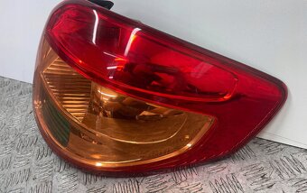 Suzuki SX4 2006- pravé a ľavé zadné svetlo cena za ks - 2